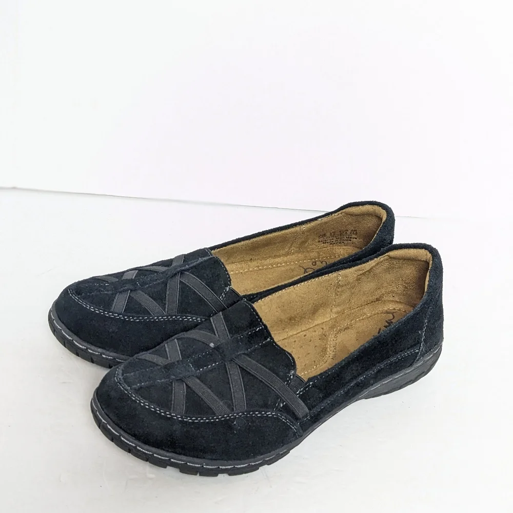 Natural soul suede loafers